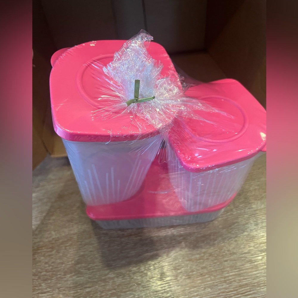 Tupperware containers - Picture 4 of 4